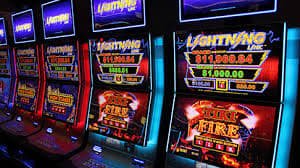 Expanding symbols during free spins round